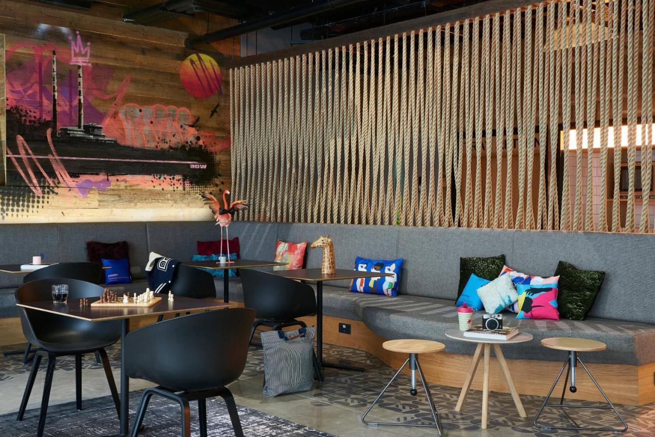 Moxy Dublin City Екстериор снимка
