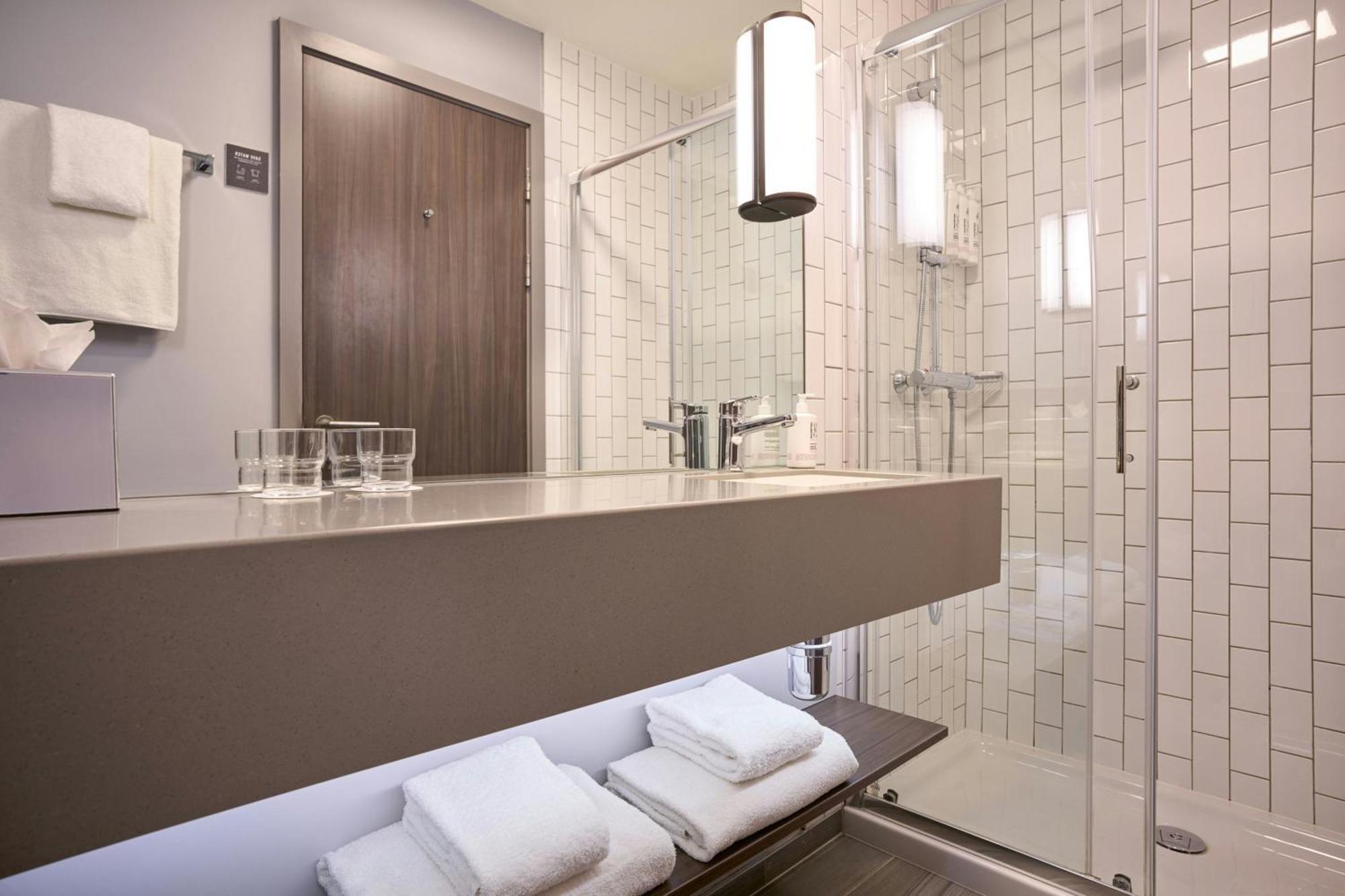 Moxy Dublin City Екстериор снимка