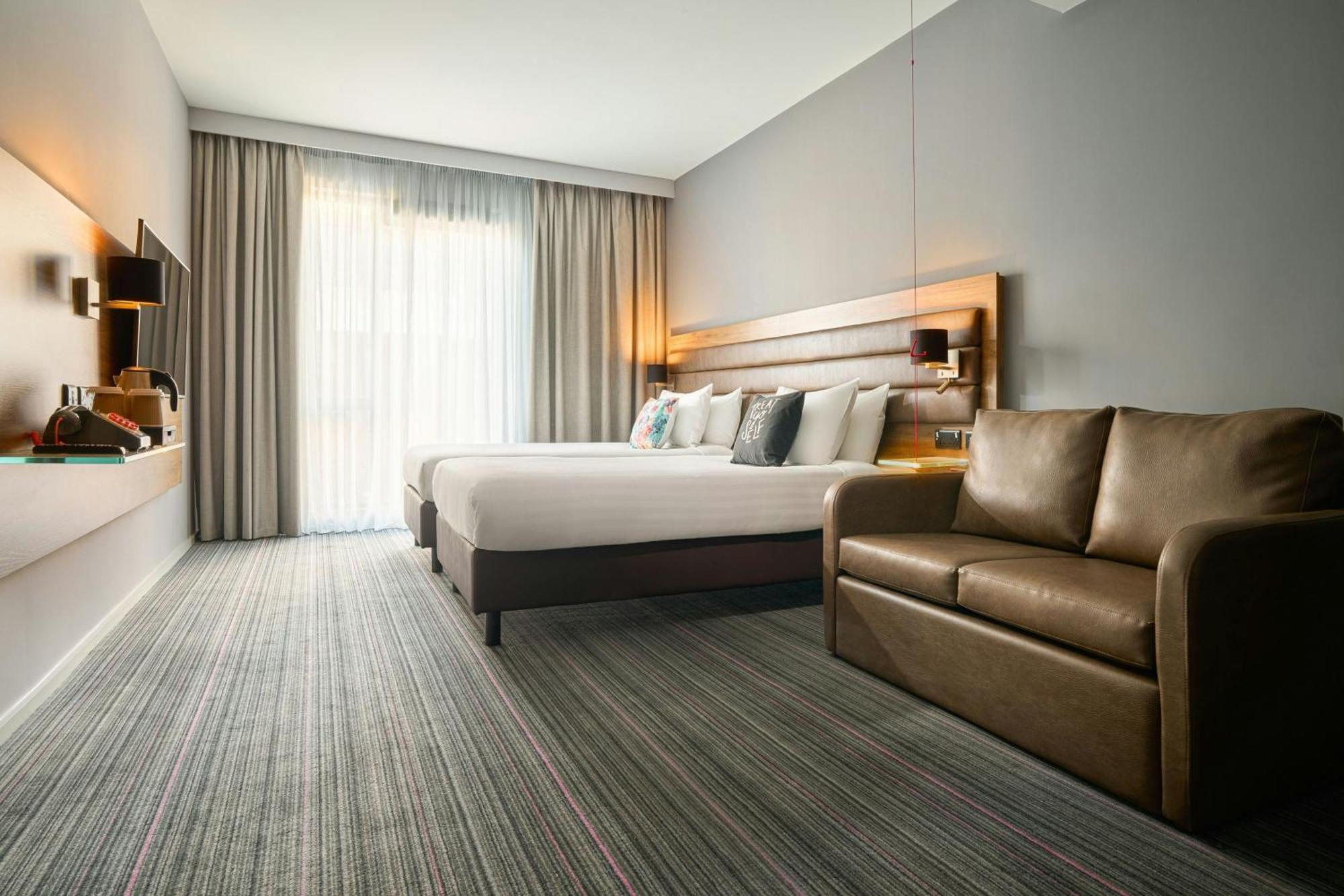 Moxy Dublin City Екстериор снимка